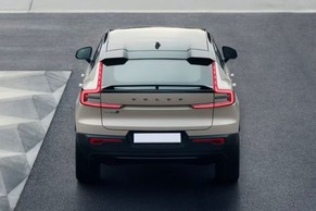Volvo EC40 Rear view Image