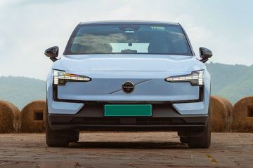 Volvo EX30 Front View Image