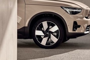 Volvo EX40 Wheel Image