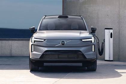 Volvo EX90 Front View Image