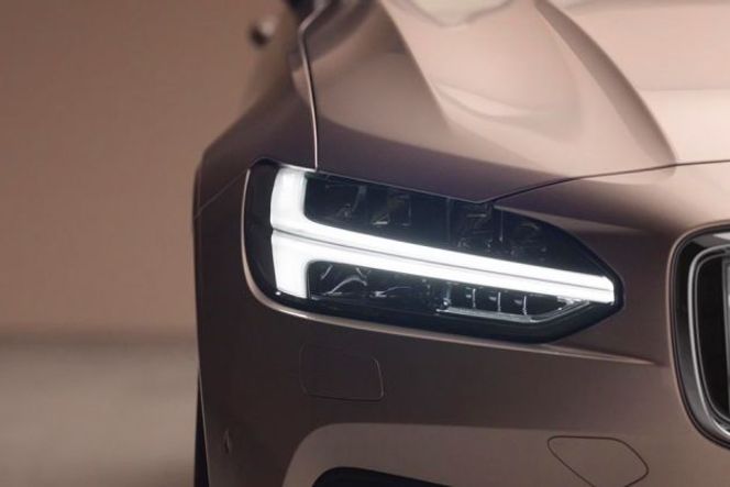 Volvo S90 Headlight Image