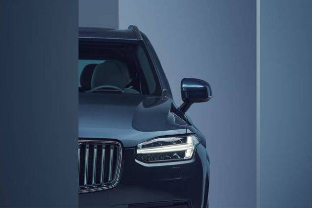 Volvo XC90 Headlight Image