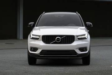 Volvo Xc40 T4 R Design On Road Price Petrol Features Specs Images