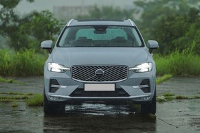 Volvo XC60 Front View Image