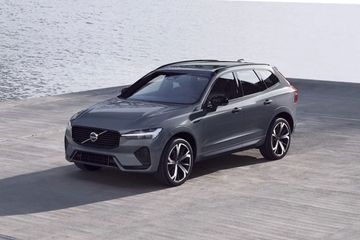 Volvo XC60 2012-2025 Front Left Side Image