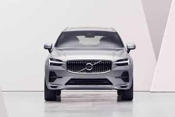 Volvo XC60 2012-2025 Front View Image