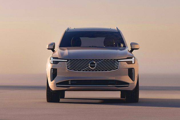 Volvo XC90 Front View Image