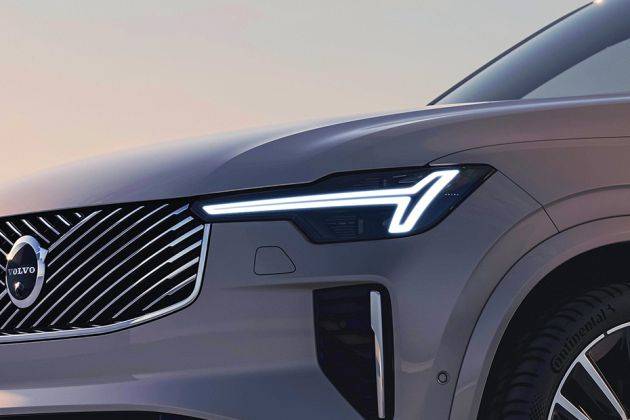 Volvo XC90 Headlight Image