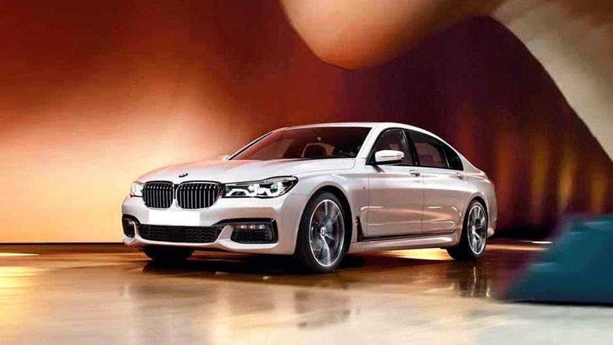 BMW 7 Series 2015-2019 Front Left Side Image
