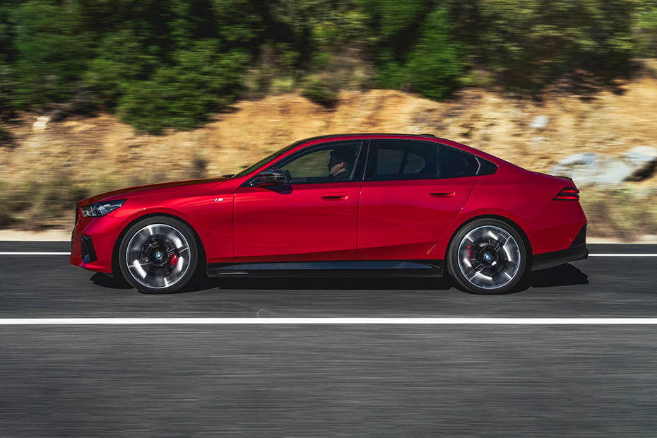 BMW i5 Side View (Left) 