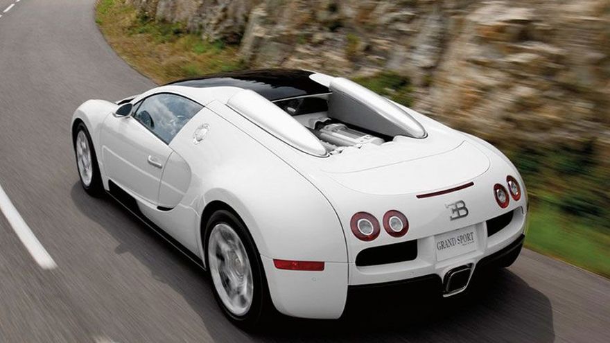Bugatti Veyron Rear Left View Image