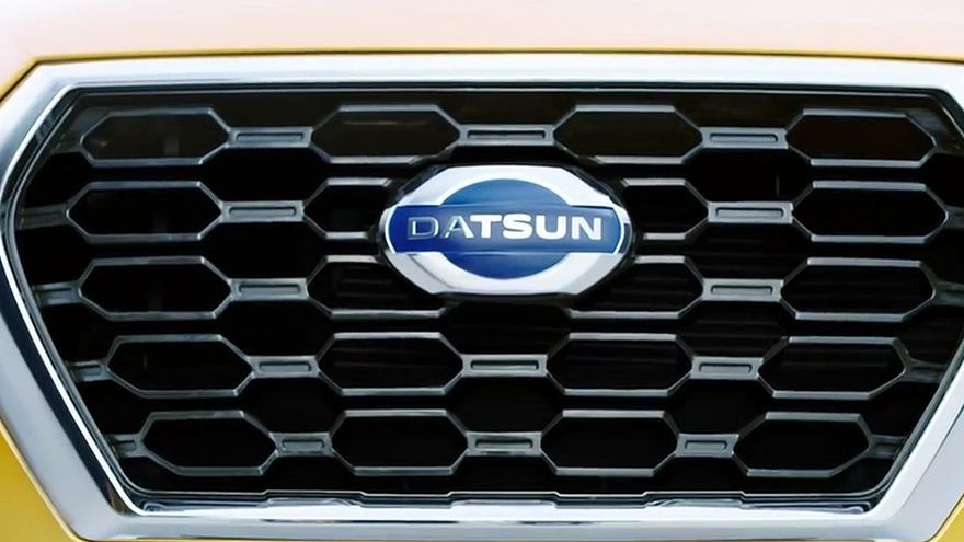 Datsun Cross Grille Image