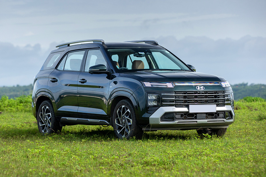 Hyundai Alcazar Front Right Quarter View