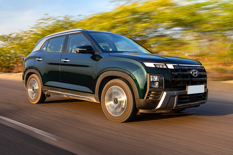 Hyundai Creta Driving: Front Right Quarter View