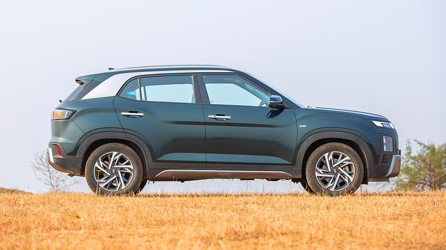 ಹುಂಡೈ ಕ್ರೆಟಾ side profile ನೋಡಿ (right)