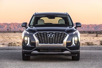 https://stimg.cardekho.com/images/carexteriorimages/930x620/Hyundai/Hyundai-Palisade/6721/1544621705432/front-view-118.jpg?impolicy=resize&imwidth=420