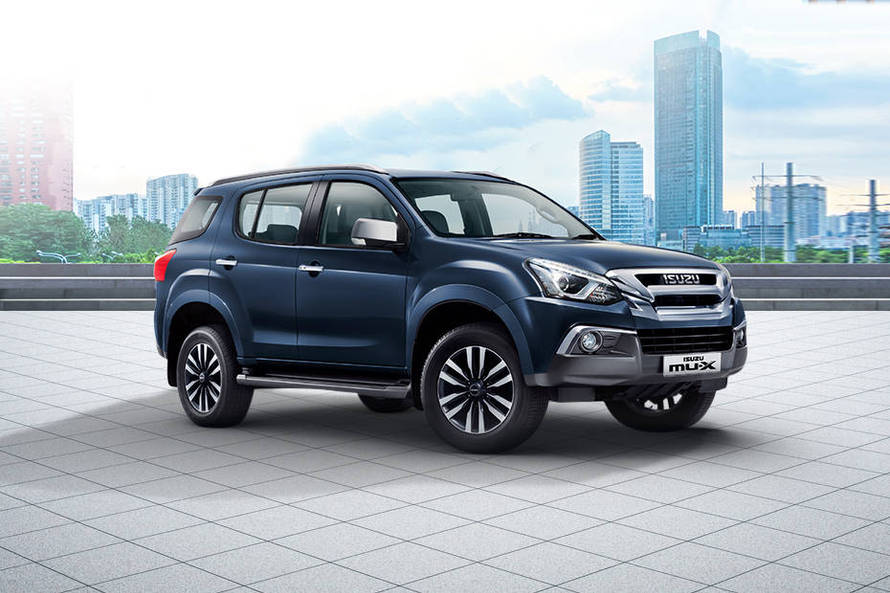 Isuzu MU-X Front Right Side View