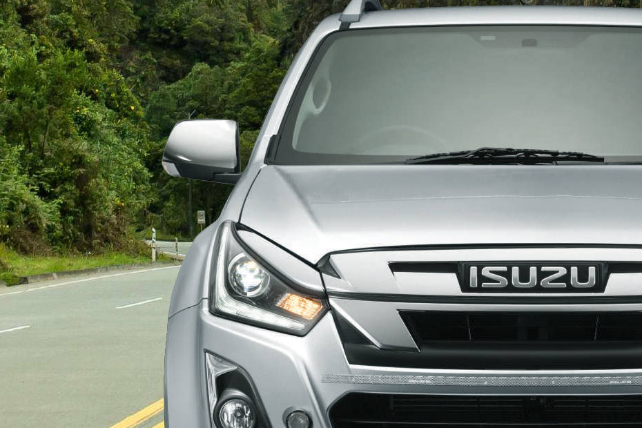 Isuzu S-CAB Z Headlight