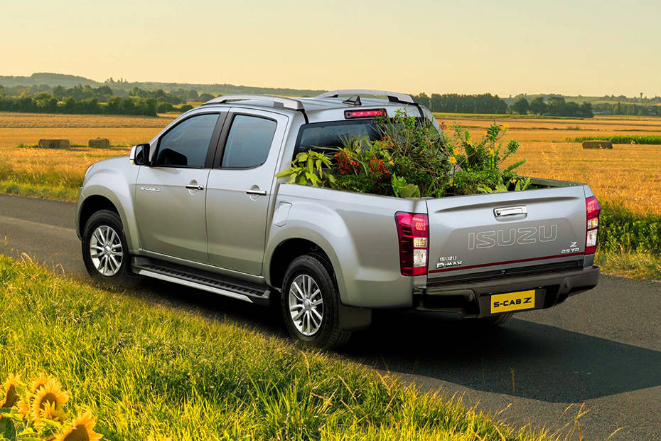 Isuzu S-CAB Z Rear Left View