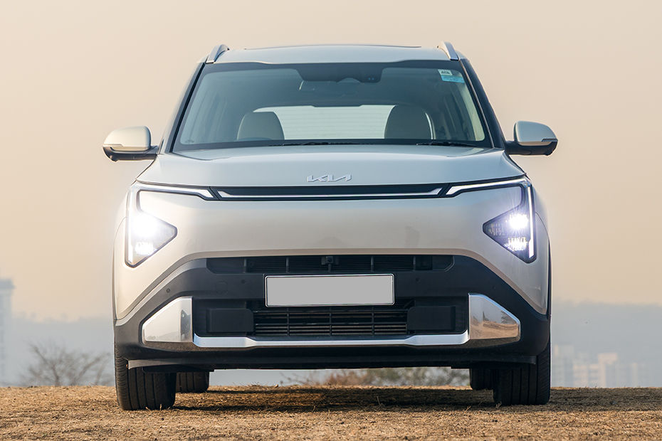 Kia Carens Clavis On Road Price in Ludhiana starts Rs.11.21 Lakh