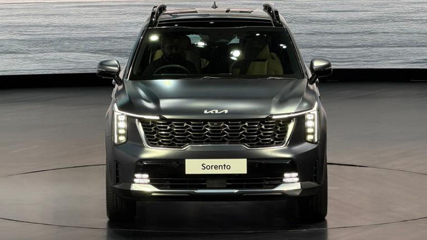 Kia Sorento Front View