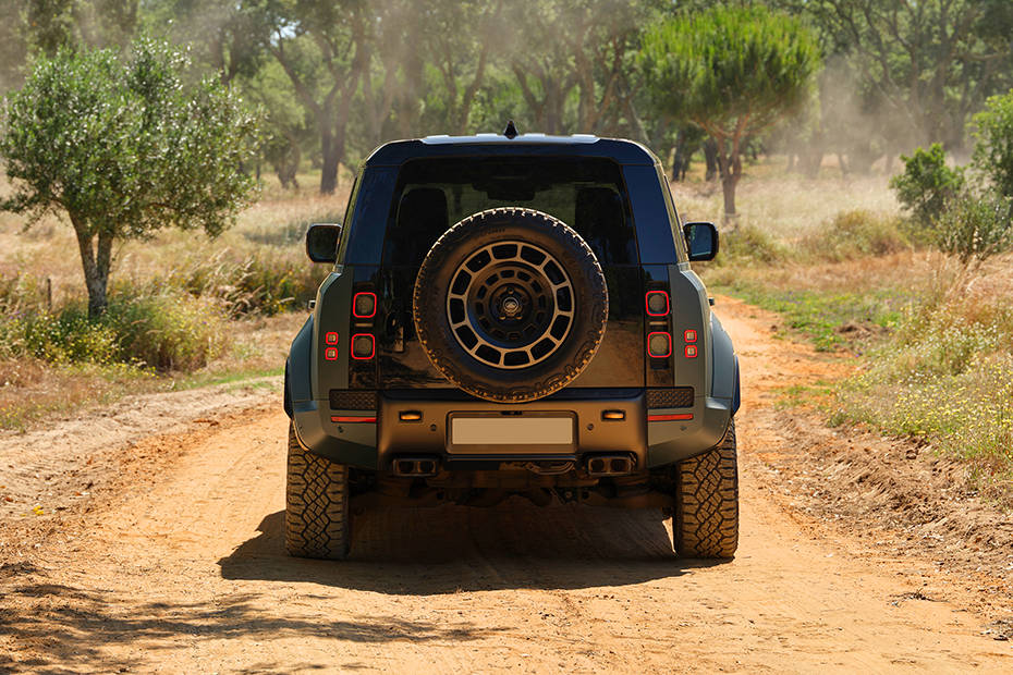 Land Rover Defender Rear view