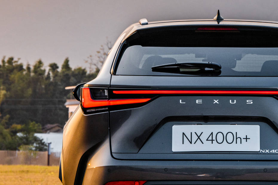 Lexus NX Taillight