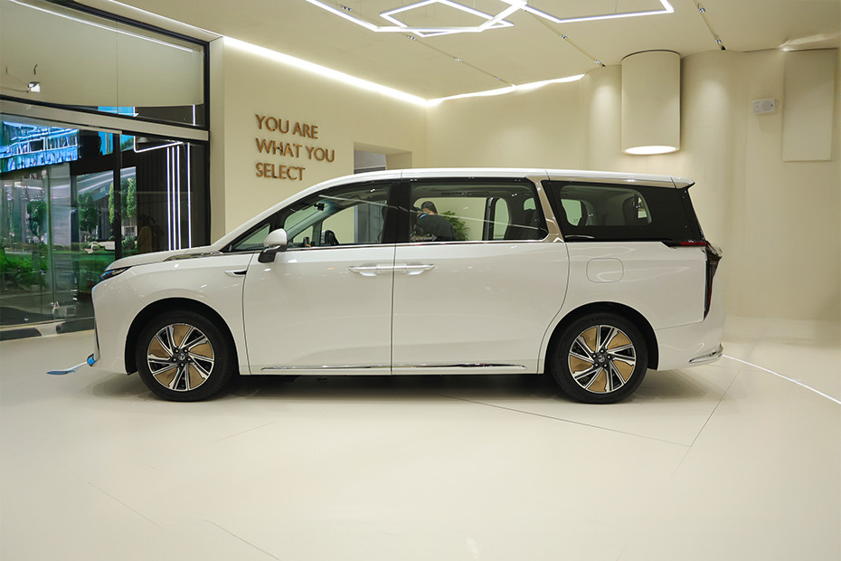 MG M9 Expected Price ₹70 Lakh, 2025 Launch Date, Images & Specs | Updates