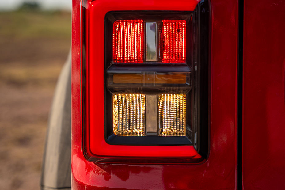 Mahindra Thar OG Reverse Lamp