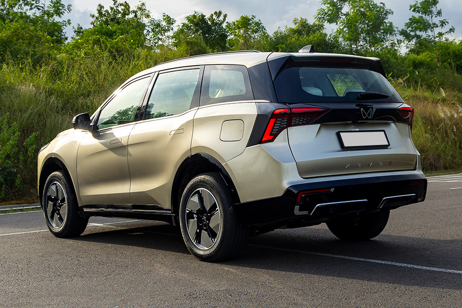 Mahindra XEV 9s Rear profile