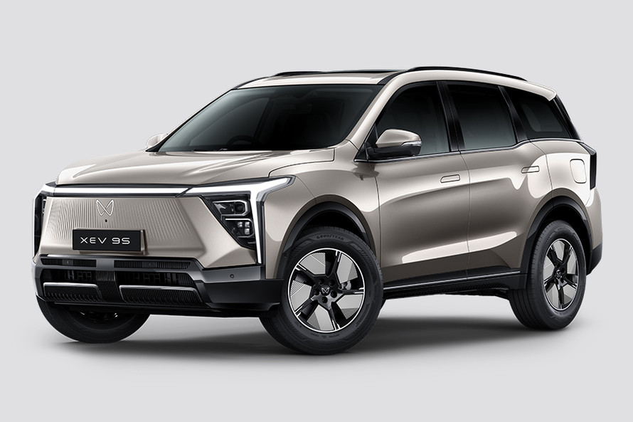 Mahindra XEV 9S front view