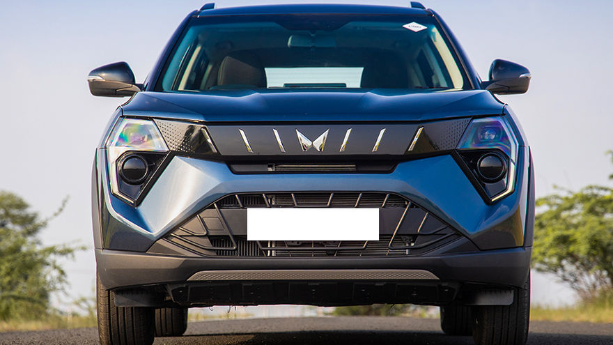 Mahindra XUV 3XO Front View Mahindra XUV 3XO Front View