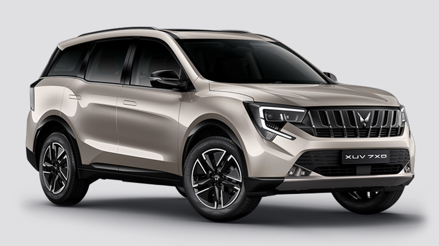மஹிந்திரா எக்ஸ்யூவி 7xo முன்புறம் left quarter காண்க