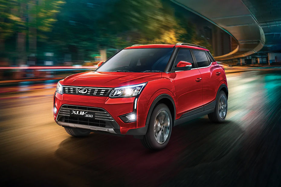 Mahindra XUV300 Turbo Sportz On Road Price (Petrol), Features & Specs,  Images