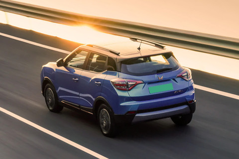 Mahindra Xuv400 Ev Images Xuv400 Ev Interior Exterior Photos Gallery