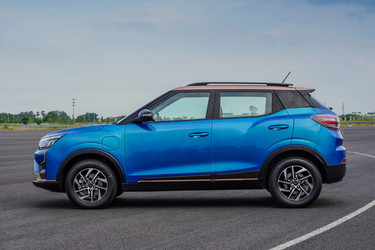 Mahindra Xuv400 Ev Images Xuv400 Ev Interior Exterior Photos Gallery