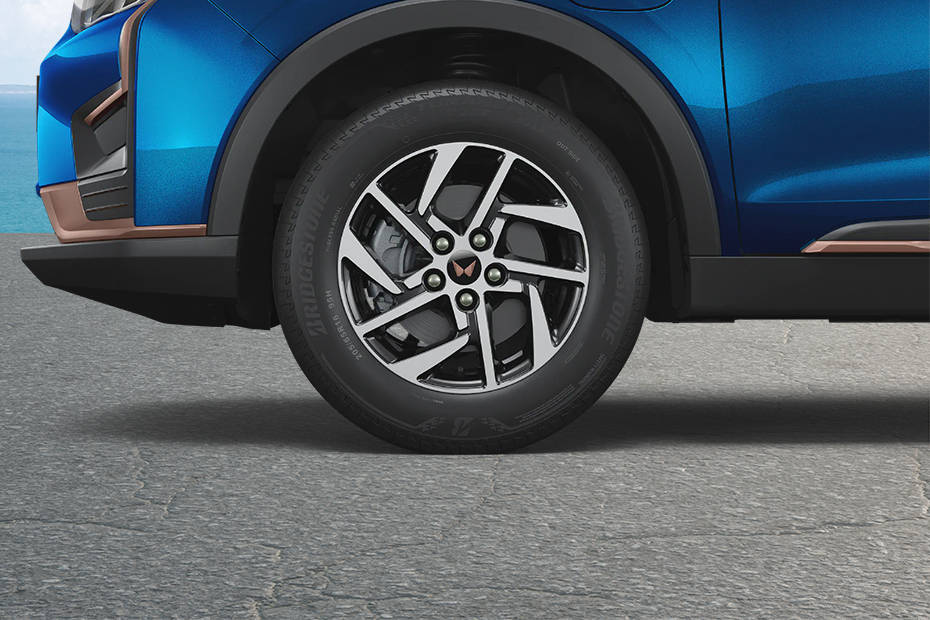 Mahindra XUV400-EV Wheel