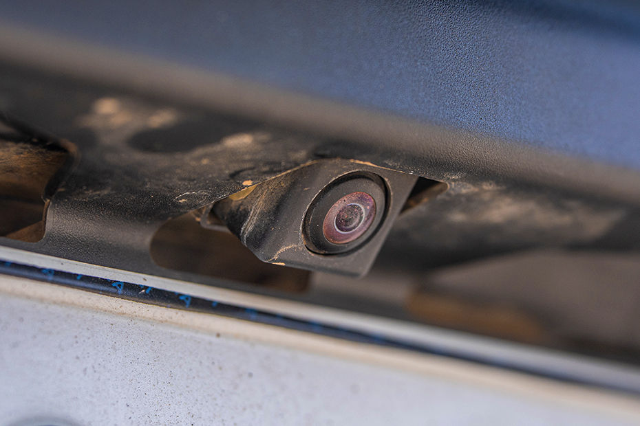Maruti Suzuki Jimny Reverse Parking Camera