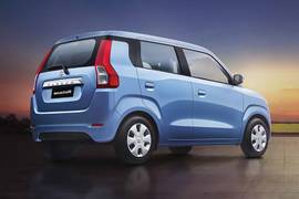 മാരുതി വാഗൺ ആർ 2013-2022 മാരുതി ഐഎസ് offering 6 പുറം colour options with the ന്യൂ മാരുതി വാഗൺ r: സുപ്പീരിയർ white, silky silver, magma grey, autumn orange, nutmeg brown, ഒപ്പം poolside blue.