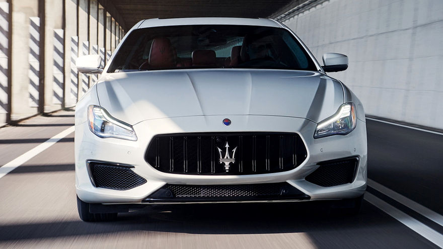 Maserati Quattroporte Front View