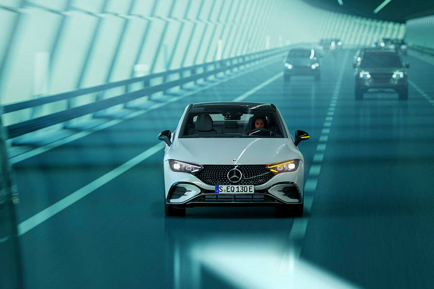 Mercedes-Benz EQE Sedan Front View