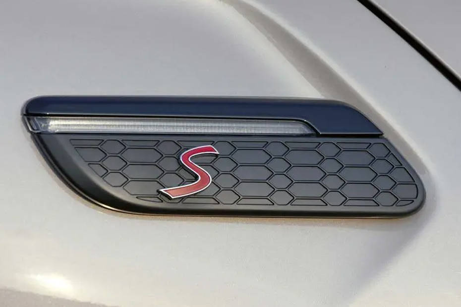 Mini Cooper 3 DOOR Exterior Image