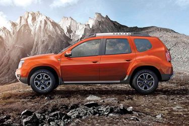 Renault Duster Stylish Side Stance