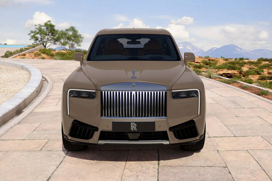Rolls-Royce Cullinan Front View