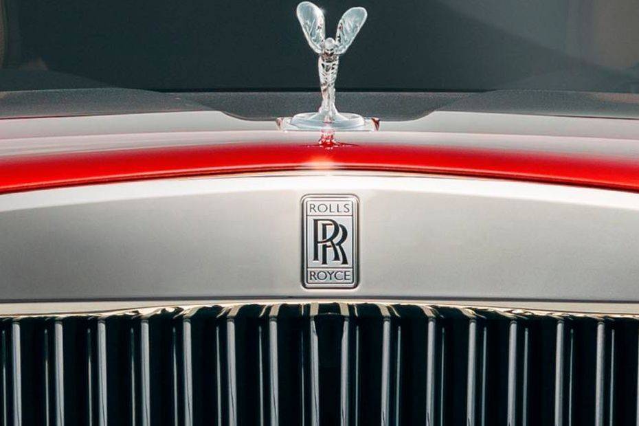 Rolls-Royce Cullinan Front Grill - Logo Image