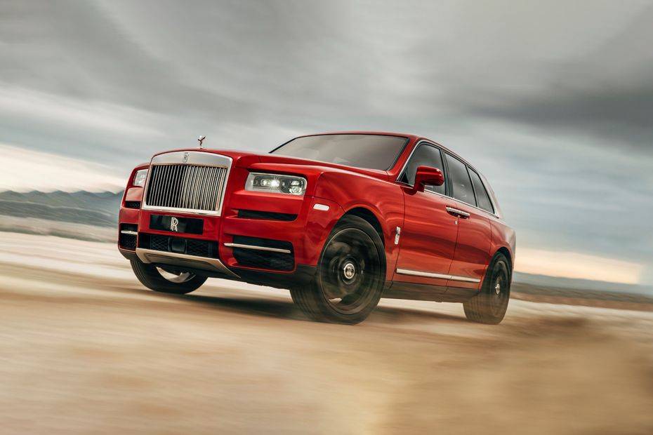 Rolls-Royce Cullinan Front Left View Image