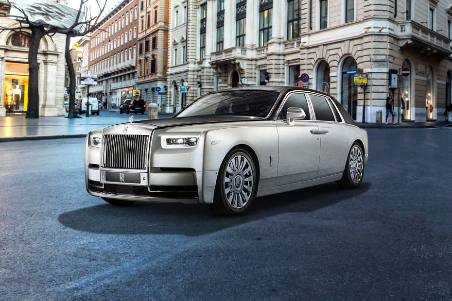 Tour the shiny new RollsRoyce Phantom Series II the US700000  MercedesMaybach rival can be done up in silk with bespoke artworks with  picnic tables and blackout curtains  and isnt electric 