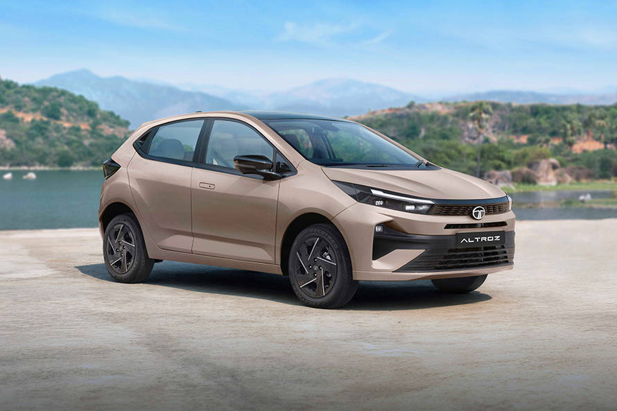 Tata Altroz 2025 Front Left Side