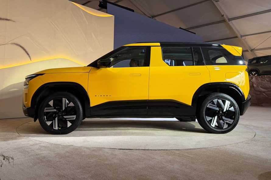 Tata Sierra side view