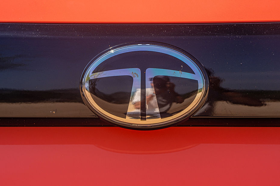 Tata Tiago Front Grill - Logo Image